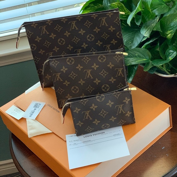 Check out my closet - Picture 12 of 16